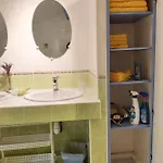 O Miroir... Sans Detour Dis-moi De Ce Sejour בית אירוח *