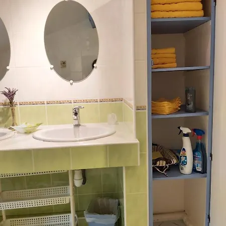 O Miroir... Sans Detour Dis-moi De Ce Sejour Ubytování v soukromí *